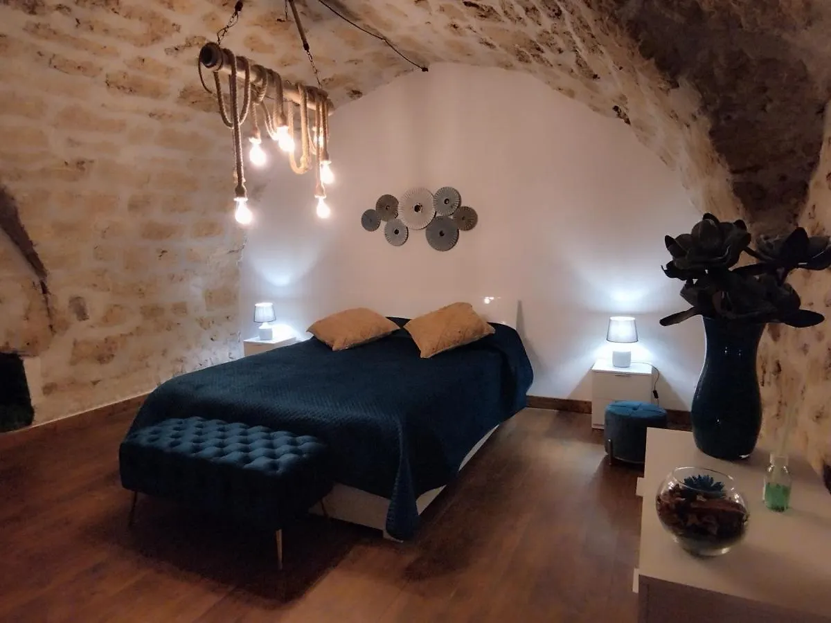 Ecce Homo Apartment Carini Italy
