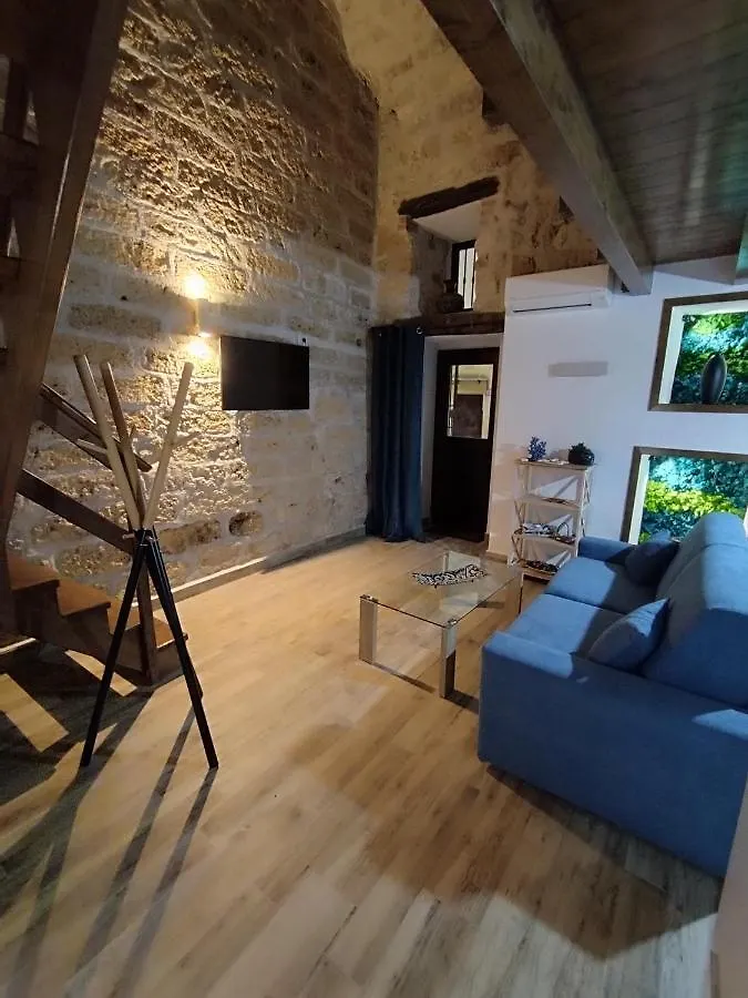 Ecce Homo Apartment Carini