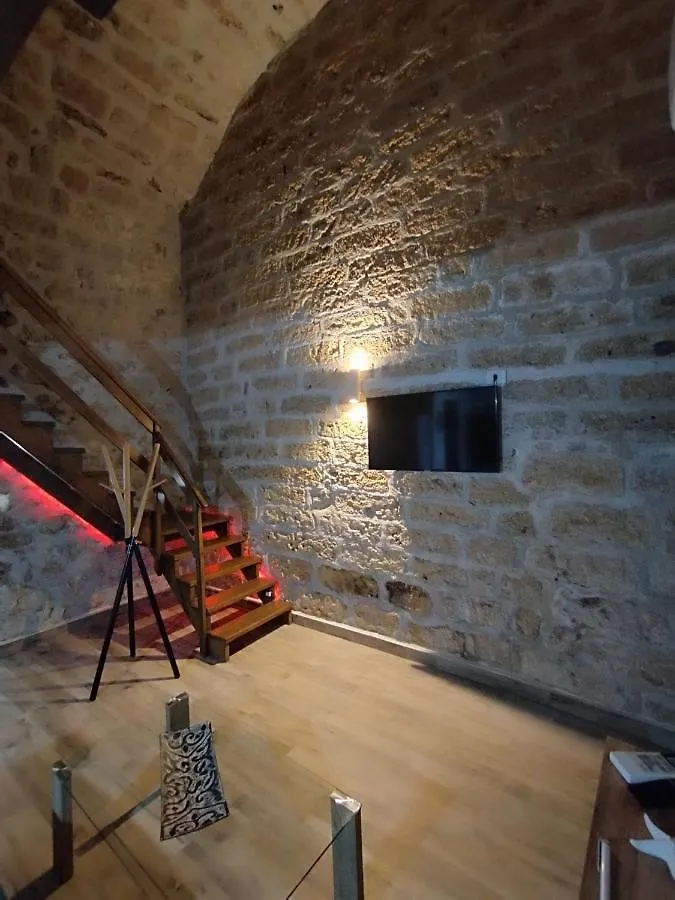 Ecce Homo Apartment Carini